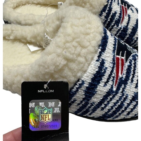New England Patriots NFL Football Slippers Slip On House Shoes Womens Small 5/6‎ - Picture 5 of 14